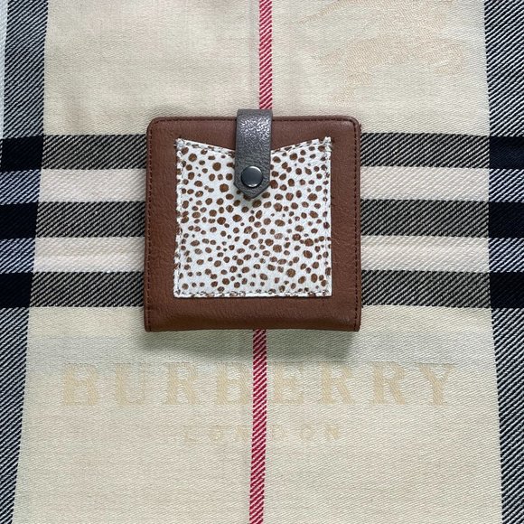 Abercrombie Wallet - Picture 1 of 7